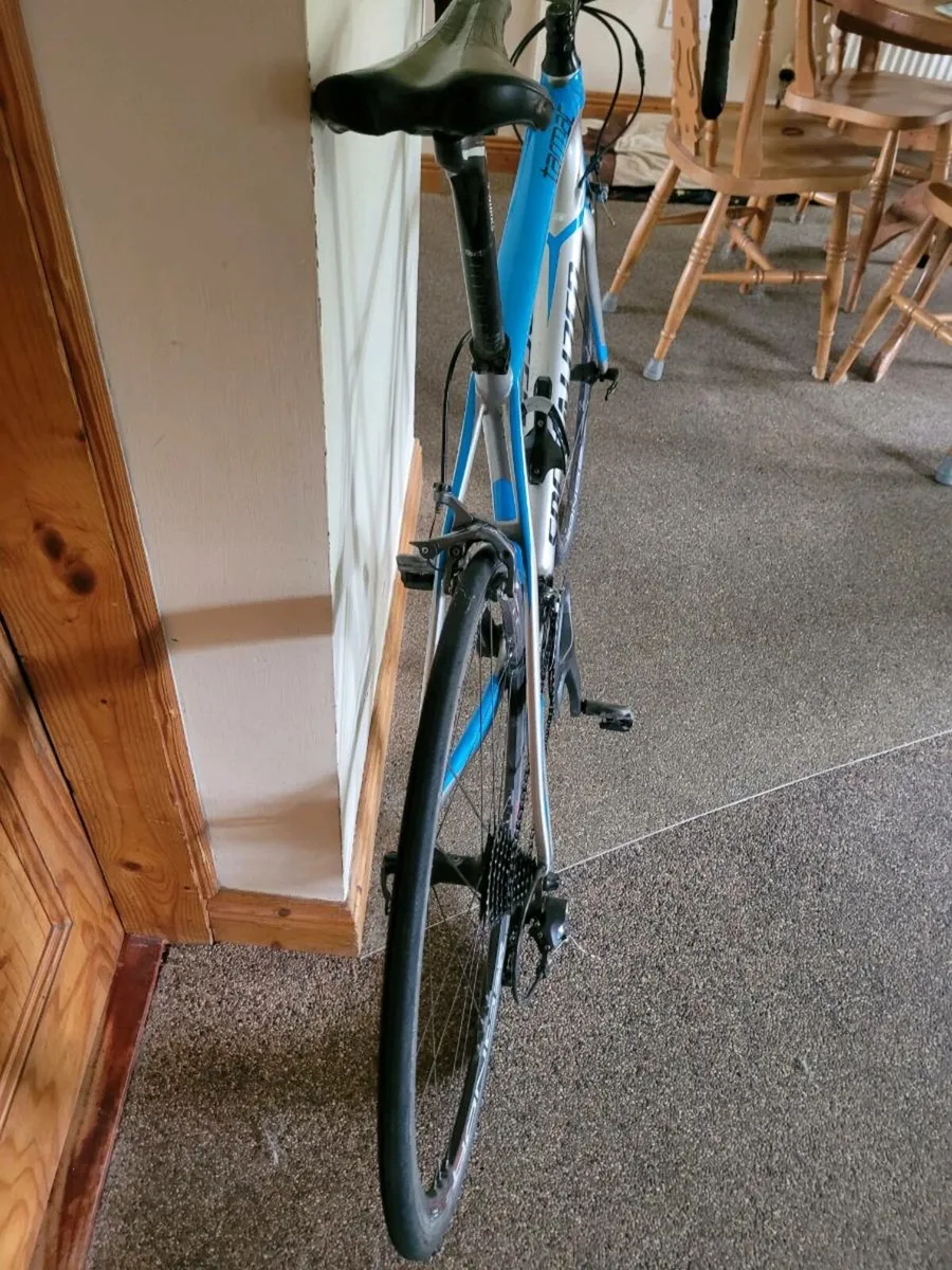 Specialized Road bike  size 58 cm. - Image 2