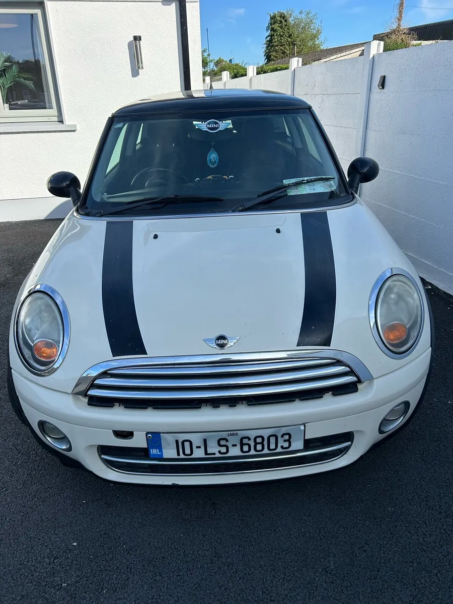 Mini Cooper 2010 - Image 1