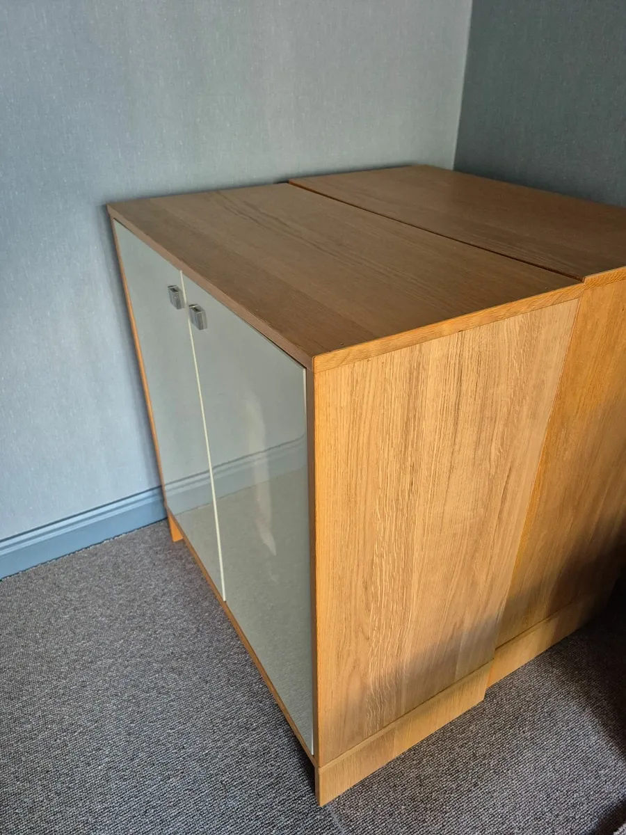 Desk and 4 Cabinets FOC - Image 2