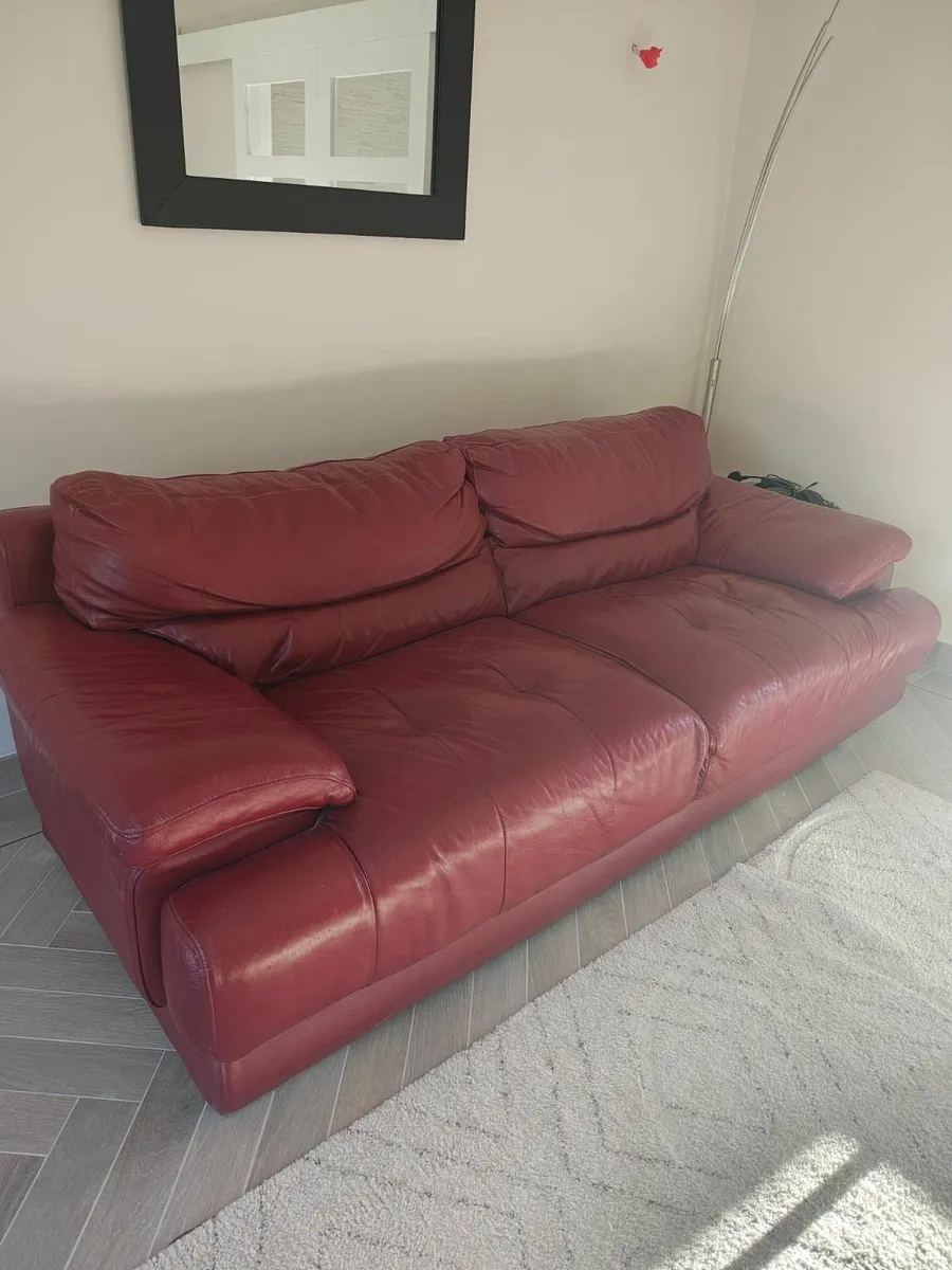 Sofa for FREE - Image 1