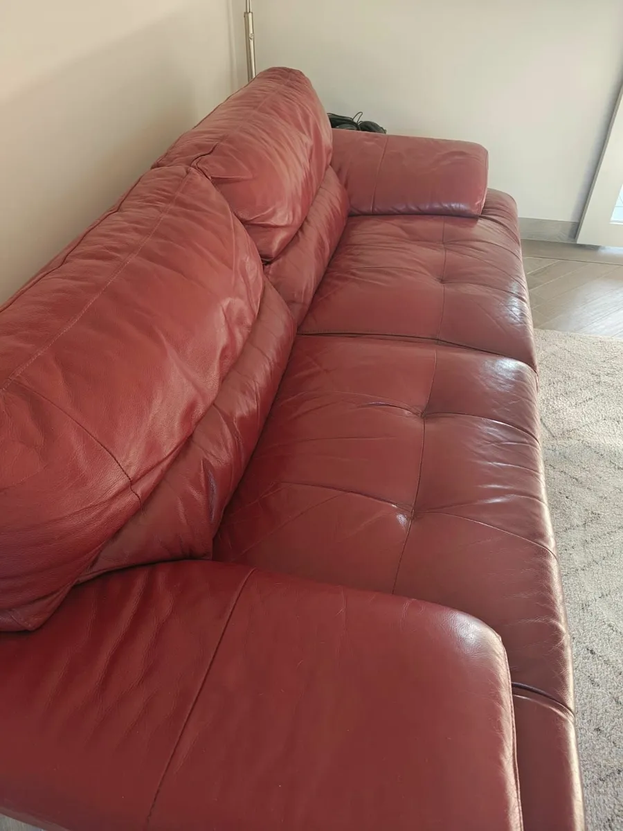 Sofa for FREE - Image 2