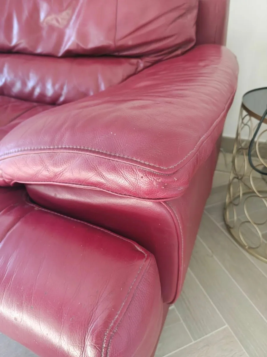 Sofa for FREE - Image 4