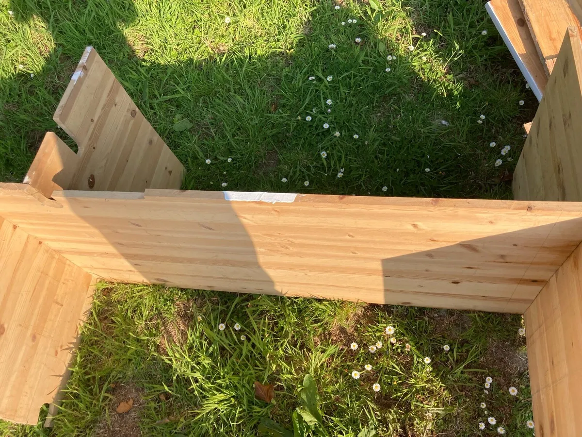 Free timber/ shelving - Image 4
