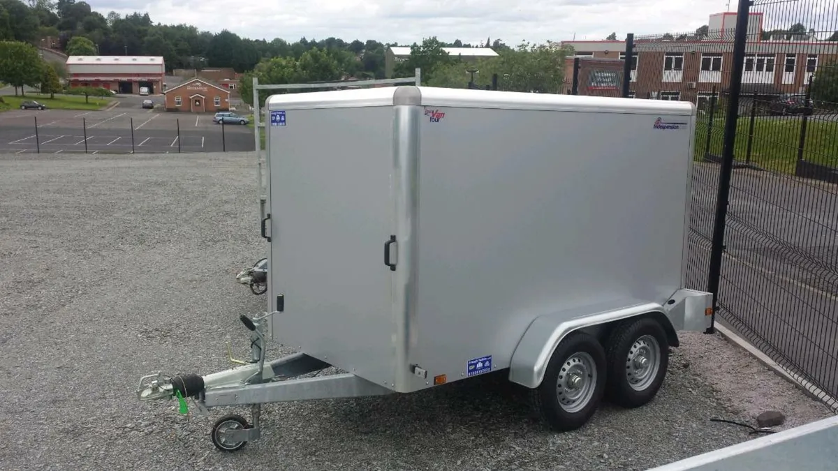 8x5ft indespension box trailer twin axle 2.6ton - Image 4