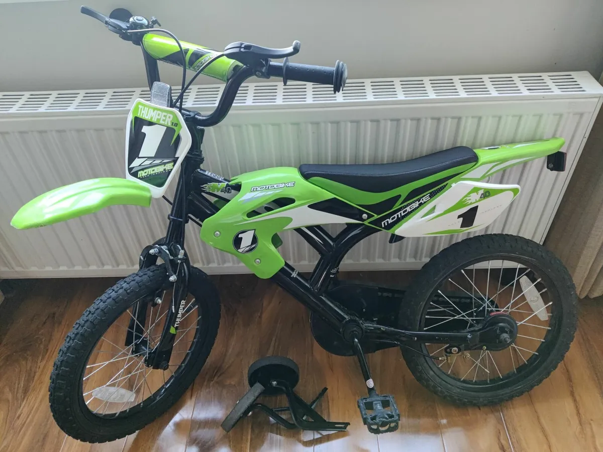 Boys bicycle 16 inch frame comes with stabilizers