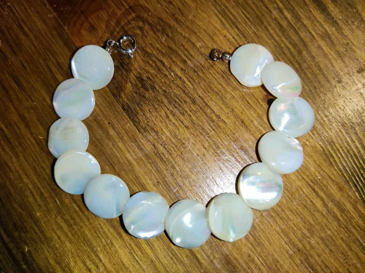 CHUNKY MOTHER OF PEARL, Heavy 8"New Bracelet ! - Image 1