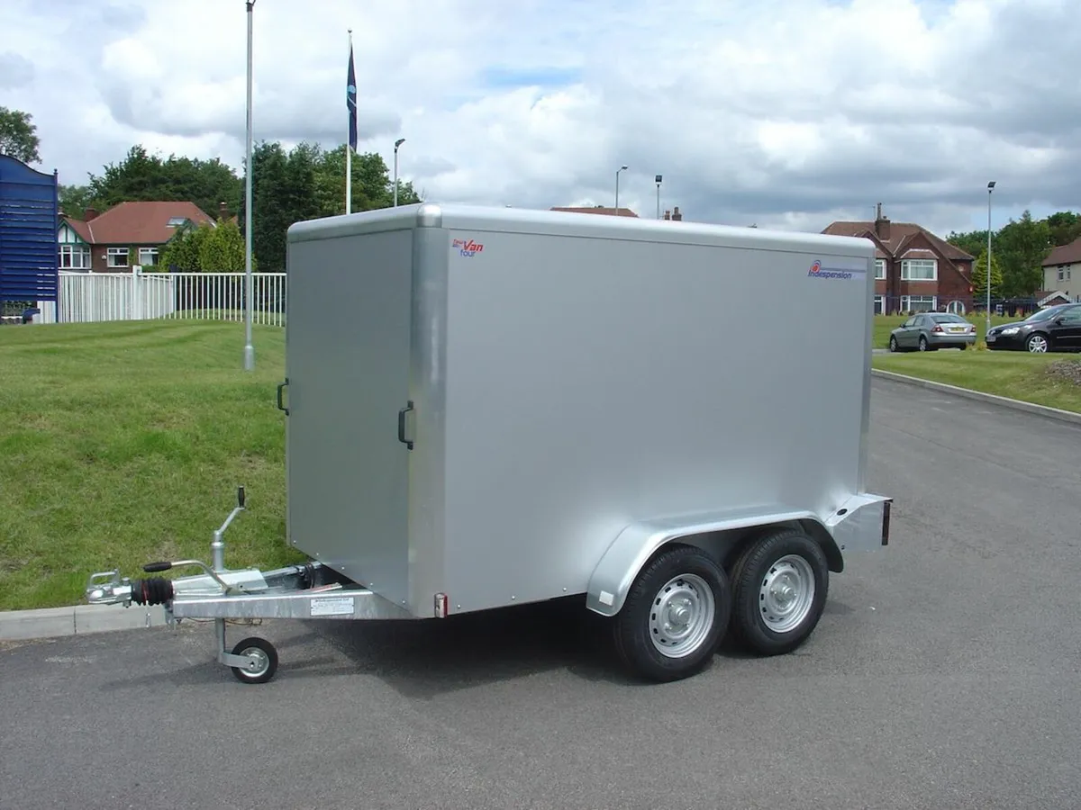 8x5ft indespension box trailer twin axle 2.6ton - Image 1