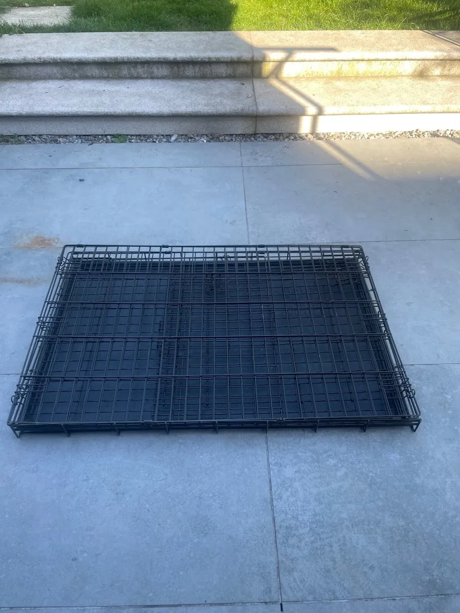 Metal Foldable Dog Crate – €30 – 108 x 70 x 76cm - Image 3