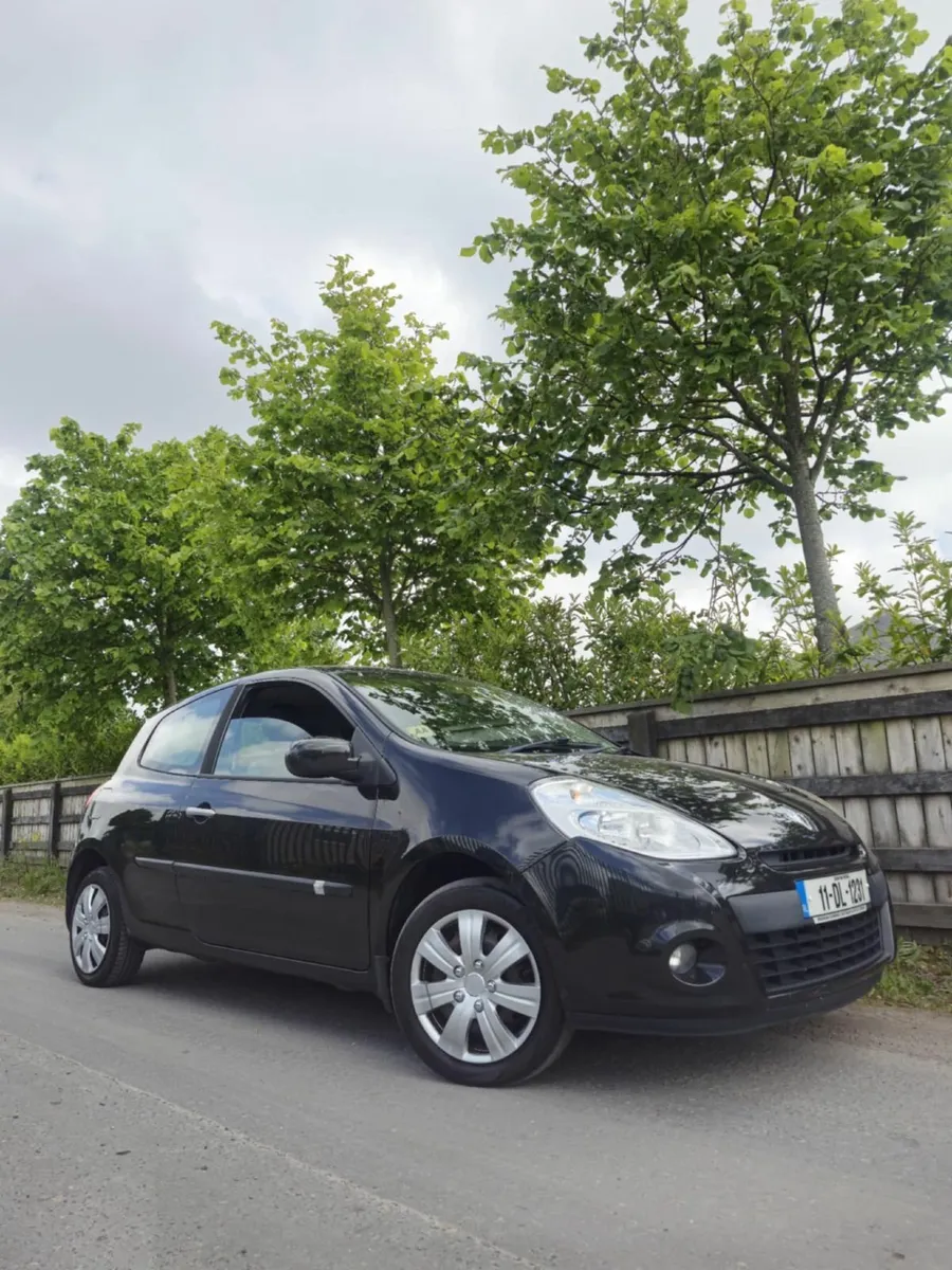 Renault Clio 2011 1.1 Petrol, Low Mileage - Image 2