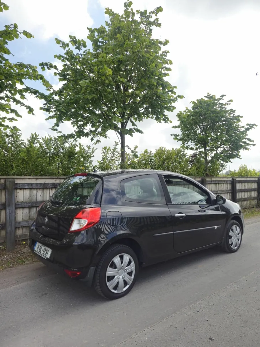 Renault Clio 2011 1.1 Petrol, Low Mileage - Image 4