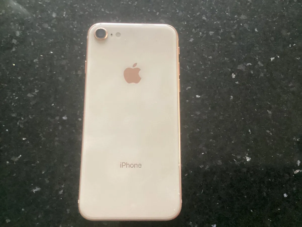 Iphone 8 - Image 1