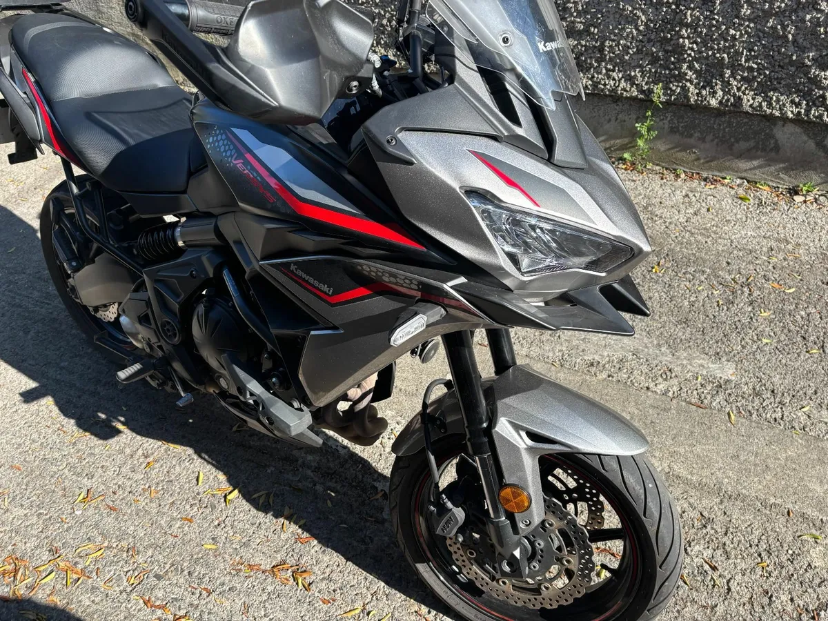 Kawasaki Versys 650 GT 2022 - Image 2
