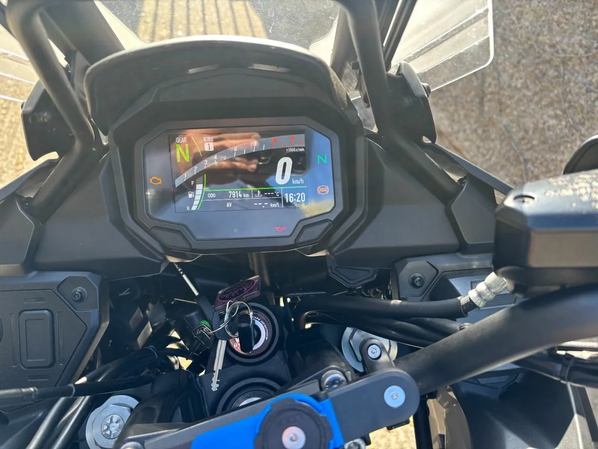 Kawasaki Versys 650 GT 2022 - Image 4