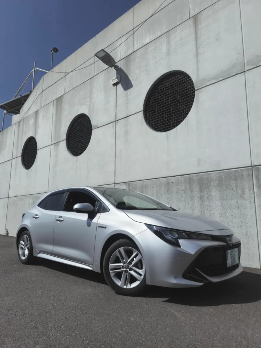 192 Toyota Corolla, 1.8 Hybrid Automatic, Low Mil - Image 2