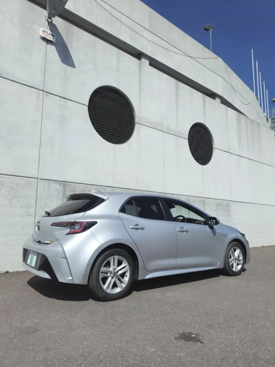 192 Toyota Corolla, 1.8 Hybrid Automatic, Low Mil - Image 4