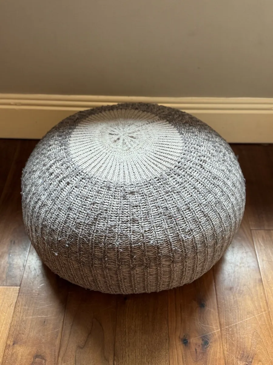 Pouffe - Image 1