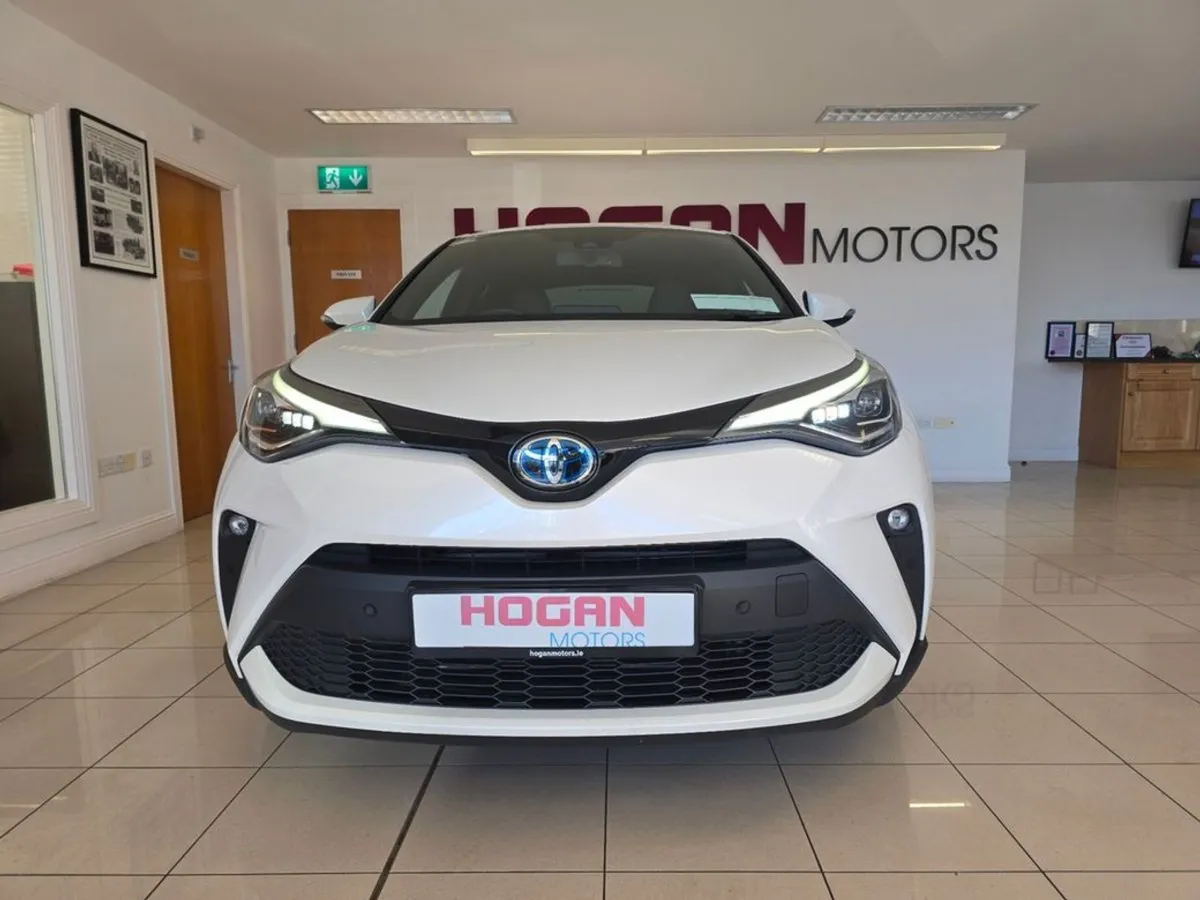 Toyota C-HR Hybrid SOL Automatic Best Spec - Image 2