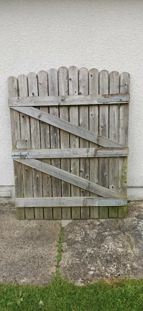 Timber Garden Door and Post - Image 2