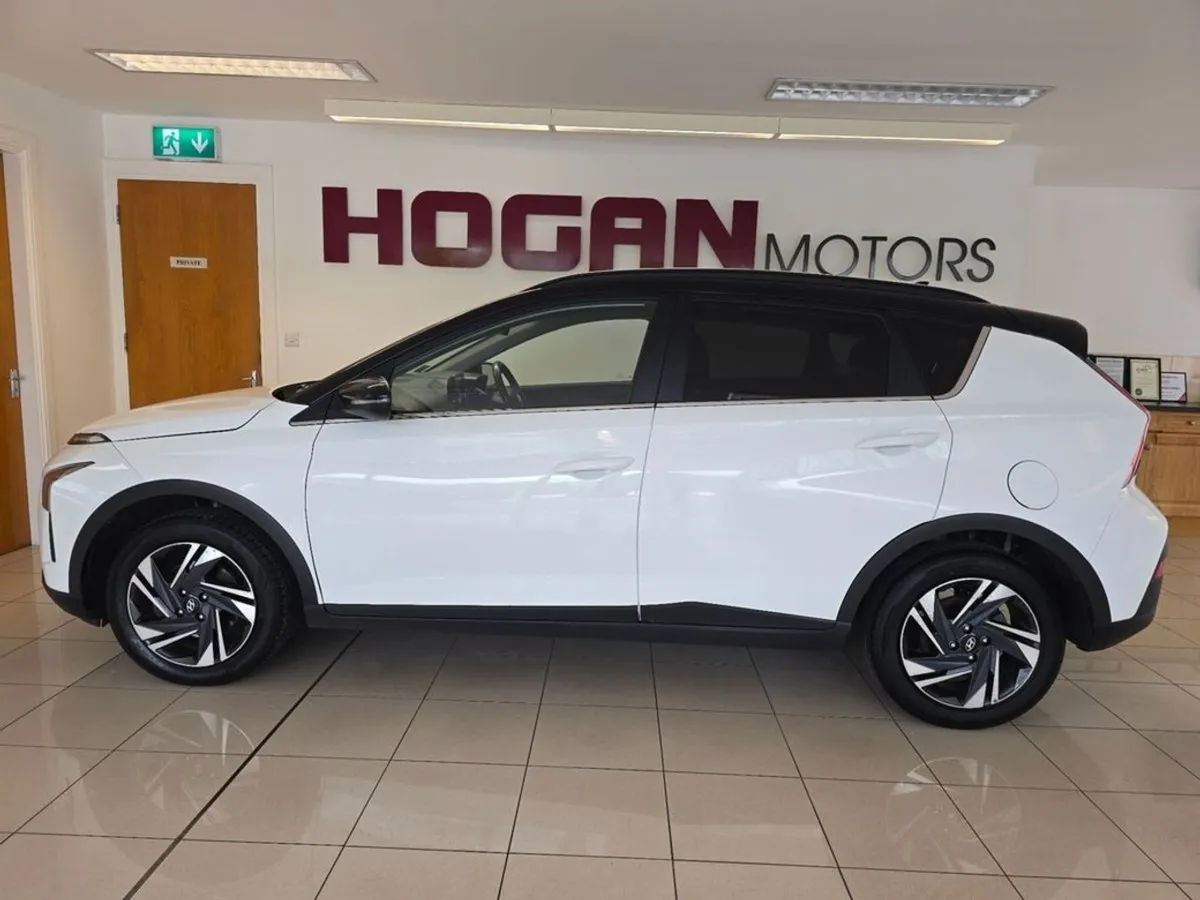 Hyundai Bayon Executive 2 Tone 5DR - Image 4