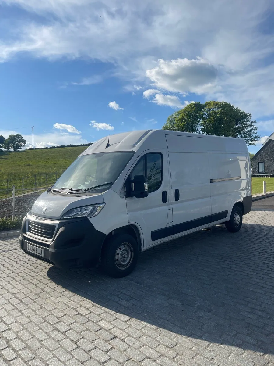 2024 Peugeot Boxer 335 Prof Prem+ - Image 2
