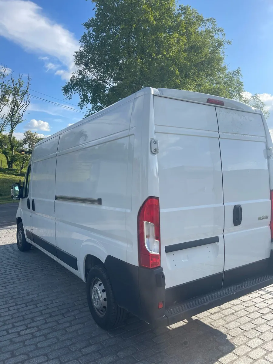 2024 Peugeot Boxer 335 Prof Prem+ - Image 3