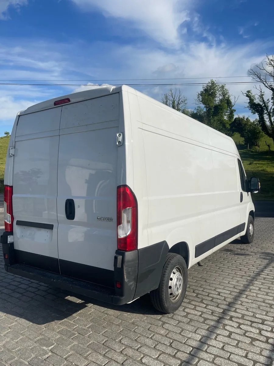 2024 Peugeot Boxer 335 Prof Prem+ - Image 4