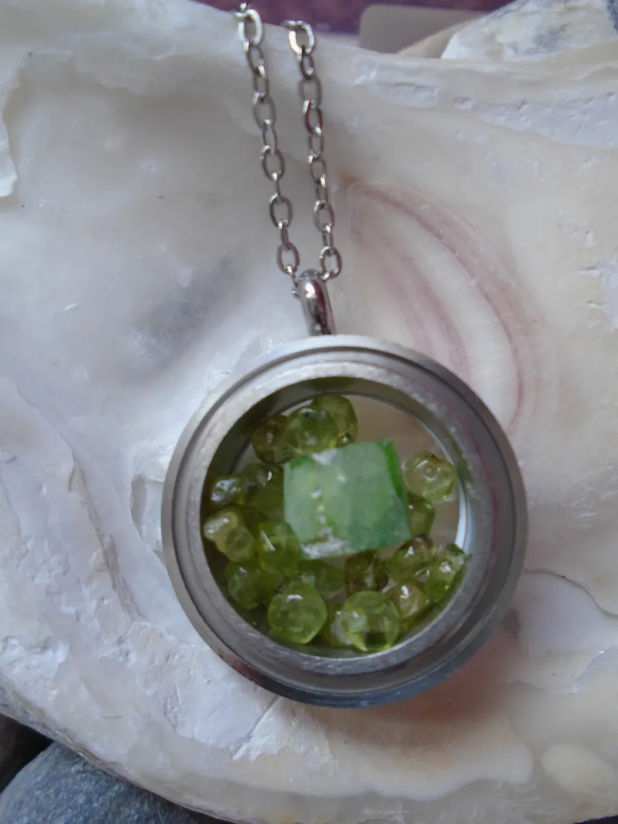 Peridot pendant, Floating pendant,jewellery - Image 4