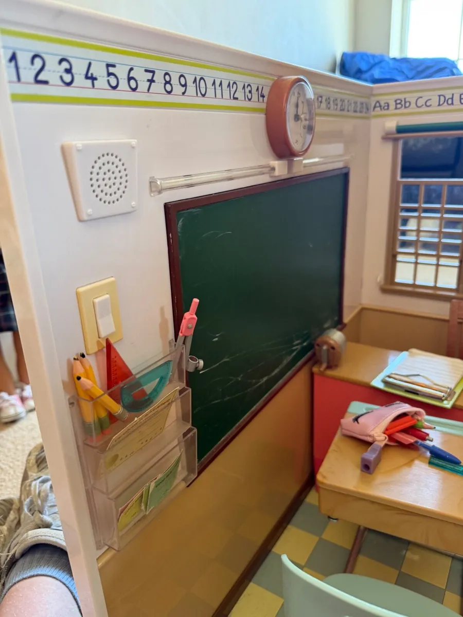 Our generation schoolhouse & bundle - Image 2