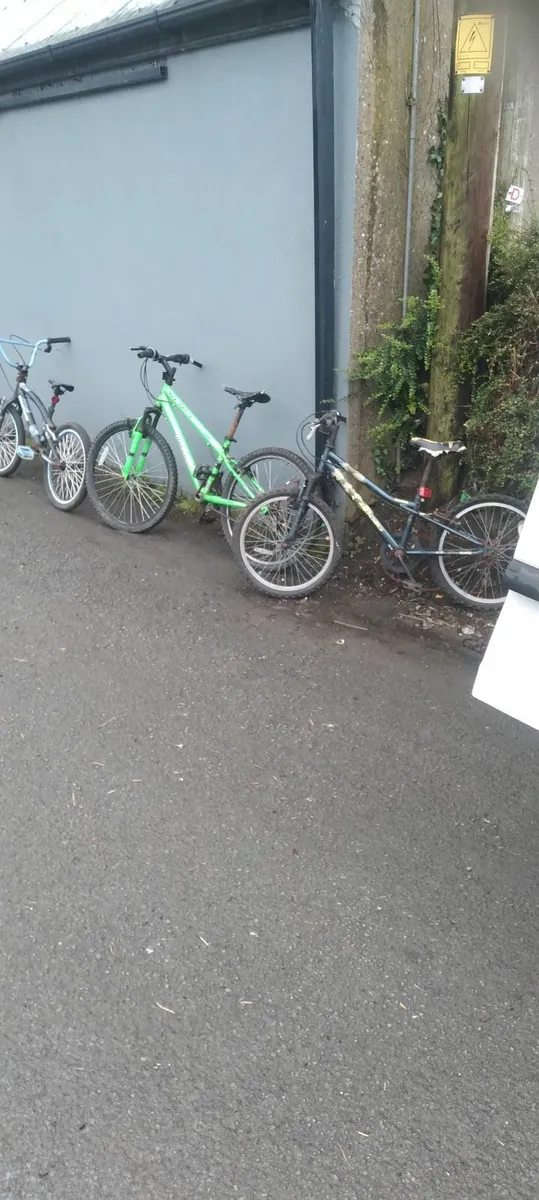 3 bikes for parts only 40e for the 3 - Image 1