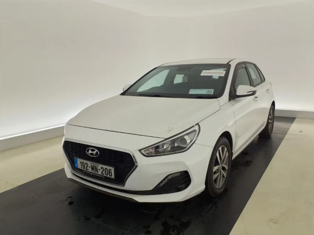 Hyundai i30 I 30 Deluxe 1.6 5dr - 1598cc - Image 1
