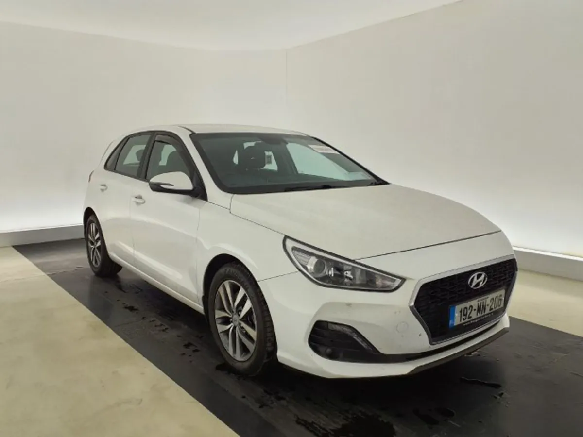Hyundai i30 I 30 Deluxe 1.6 5dr - 1598cc - Image 2