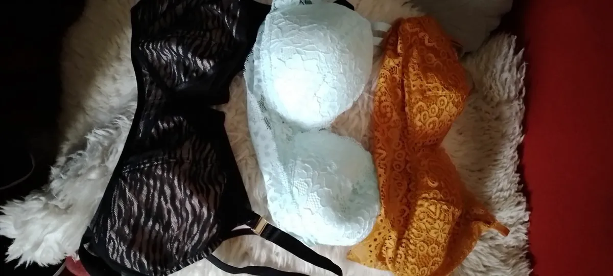 Crossdresser? Bras - Image 1
