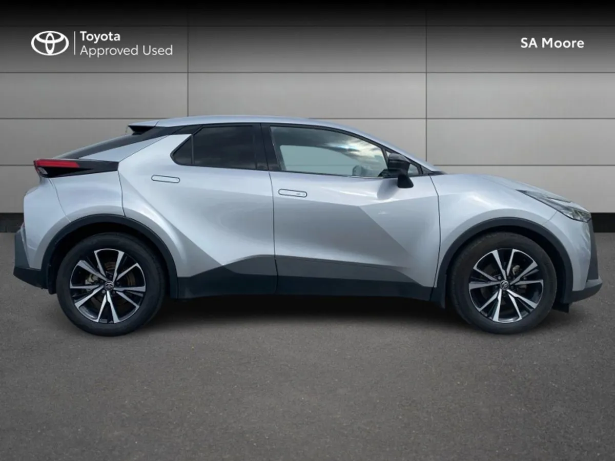 Toyota C-HR Hybrid Sport - Image 3