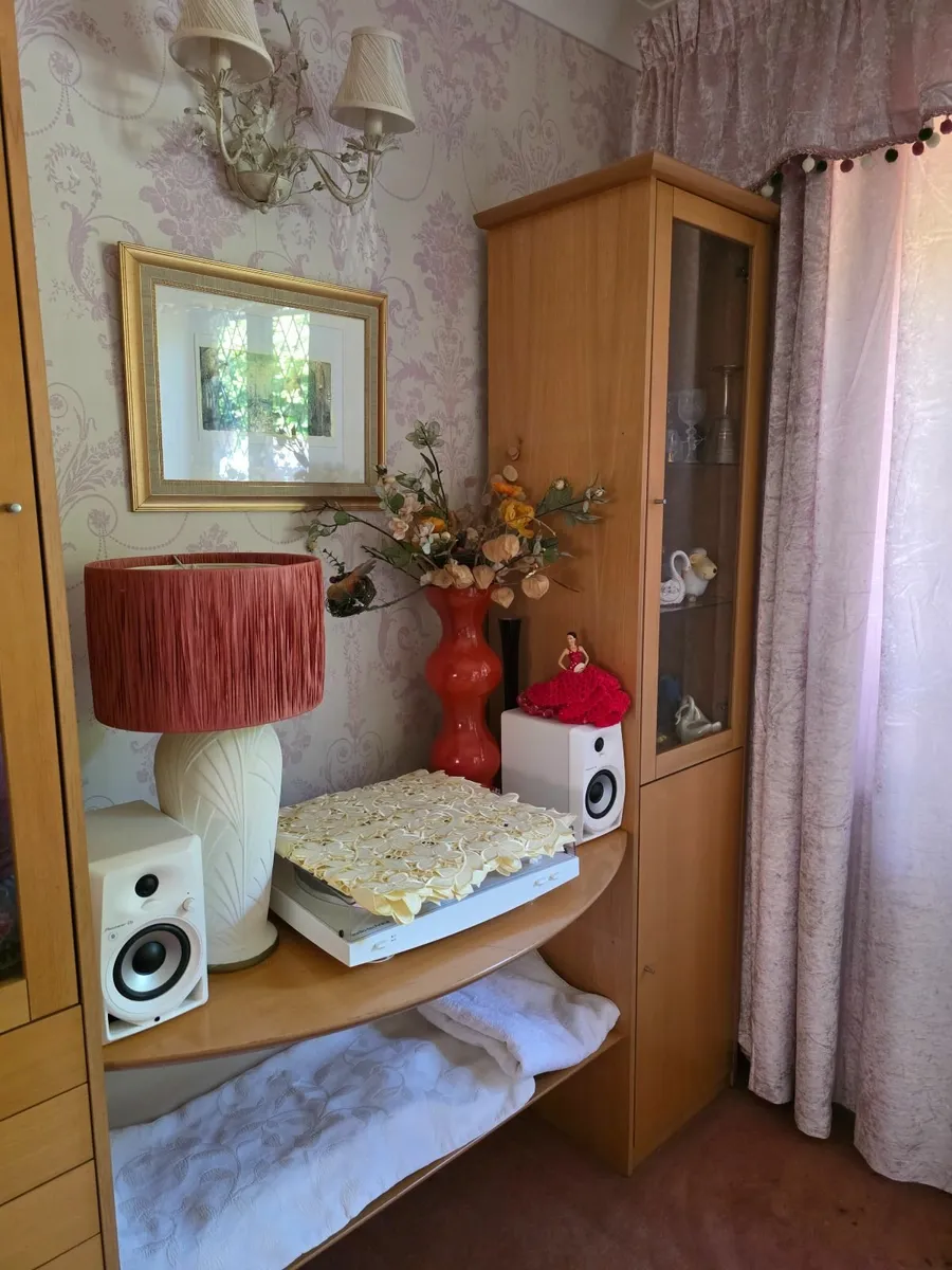 TV Unit - Image 2