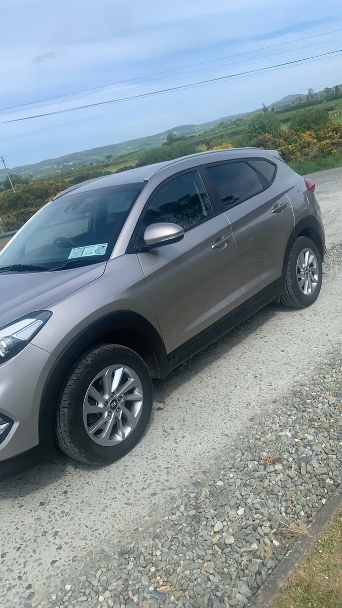 Hyundai Tuscon comfort  1.7 Diesel Manual - Image 3