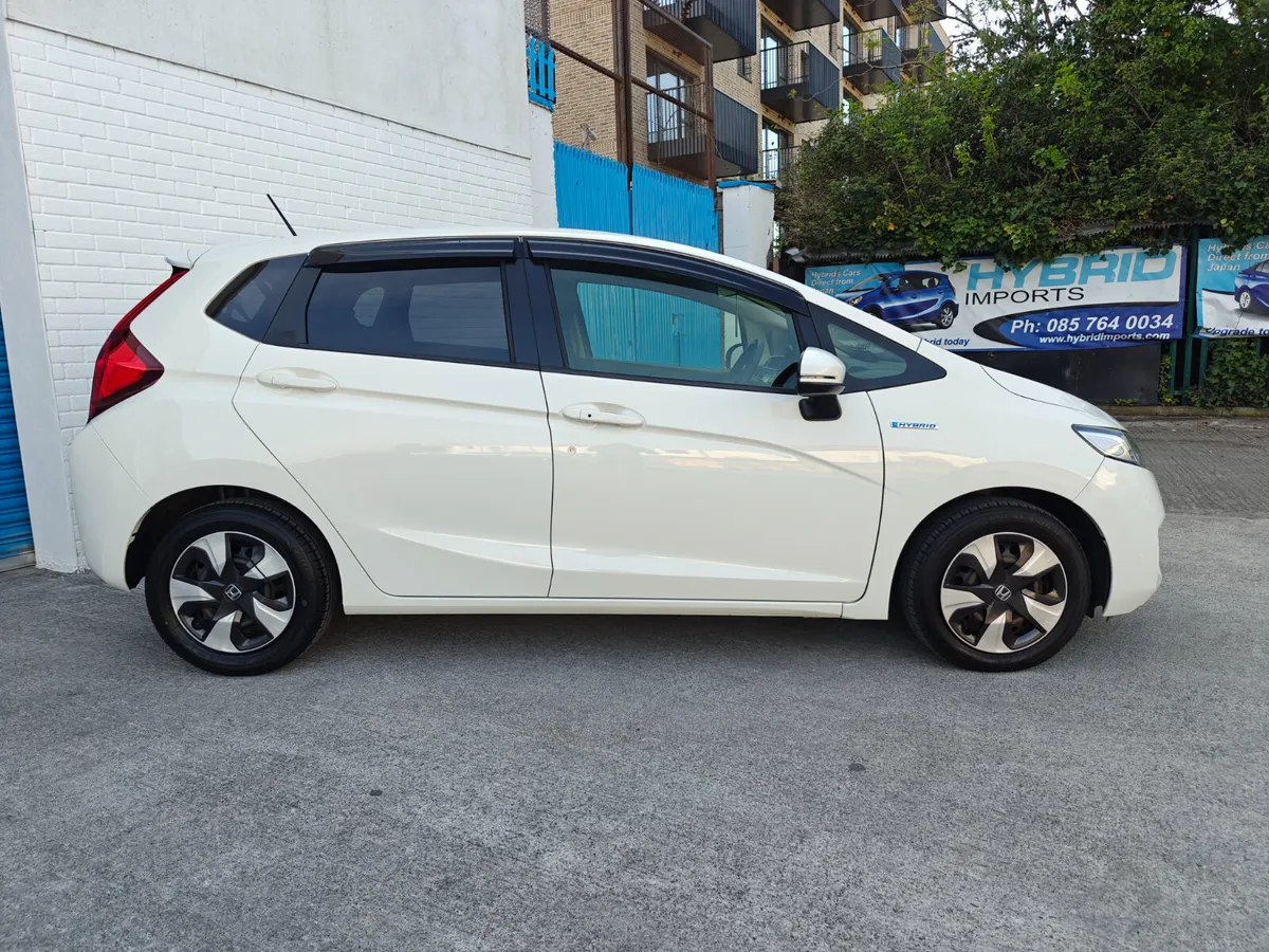 2016 HONDA FIT1.5L SELF CHARGING HYBRID - Image 4