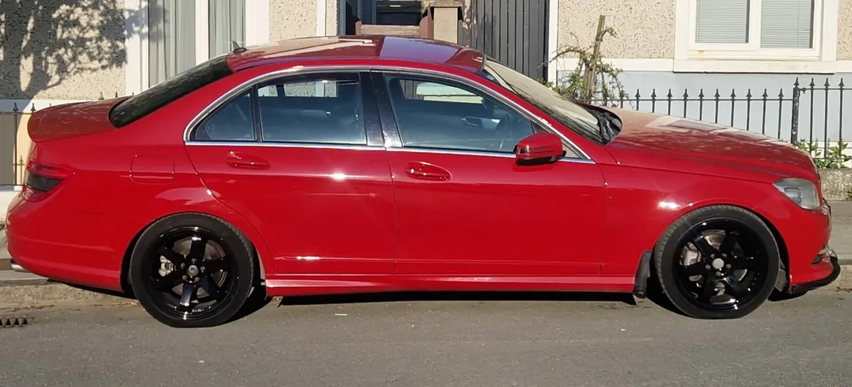Mercedes c220d - Image 2