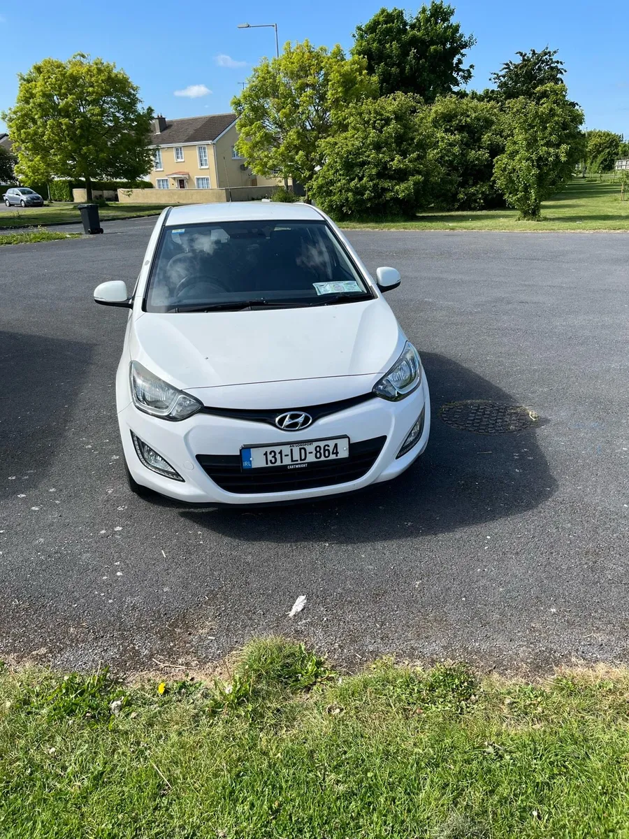 Hyundai I20 Diesel 1.4 Hatchback 2013 - Image 2