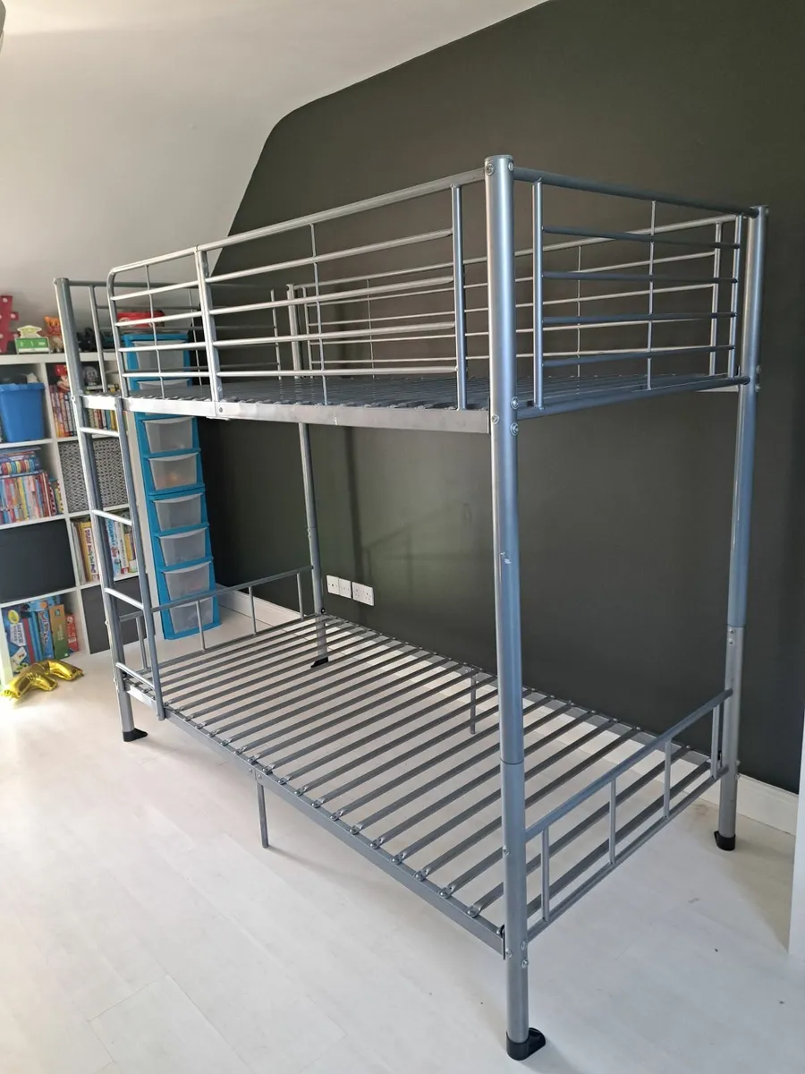 Metal bunk beds - Image 4