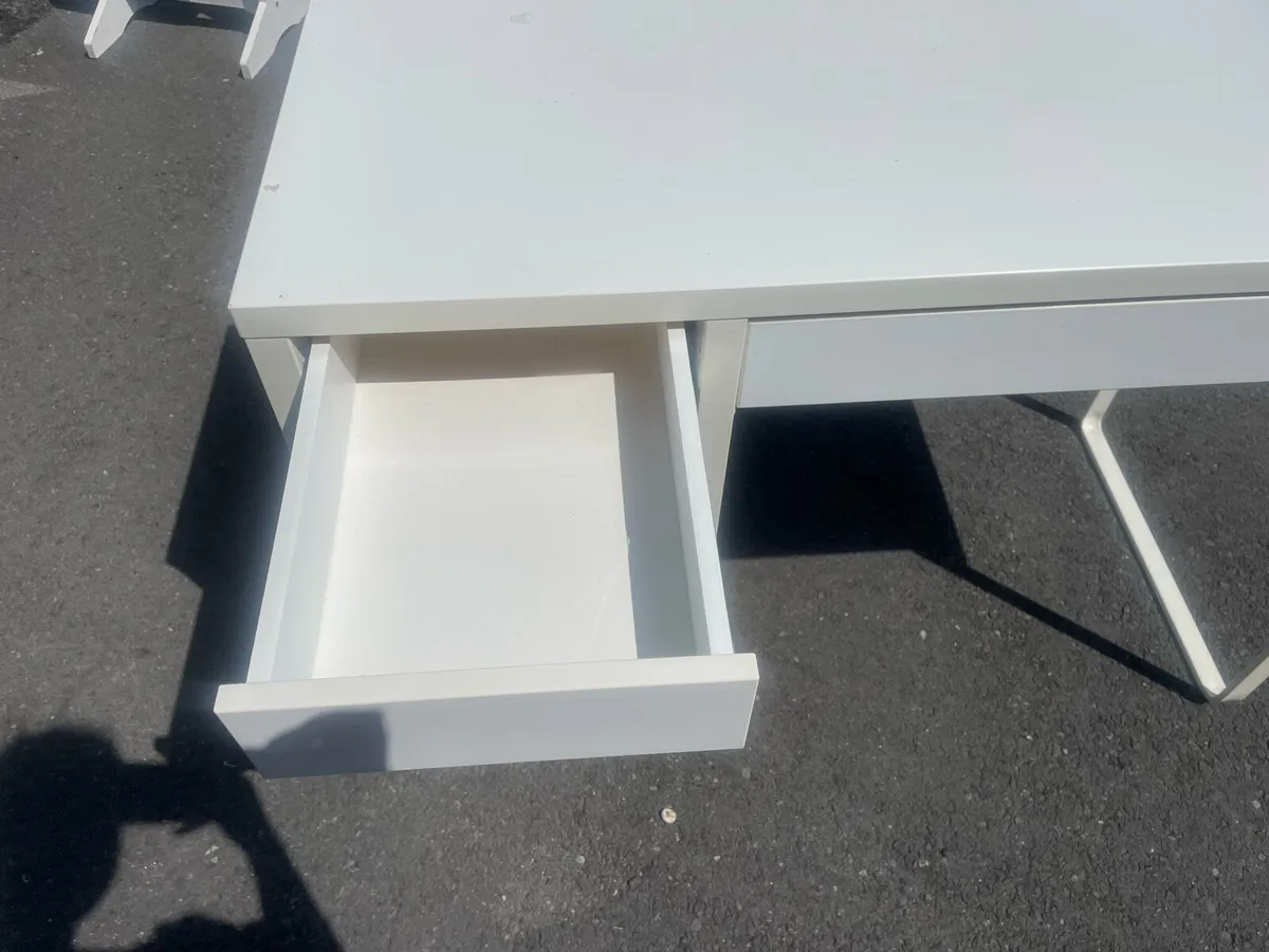 Desk - Image 3
