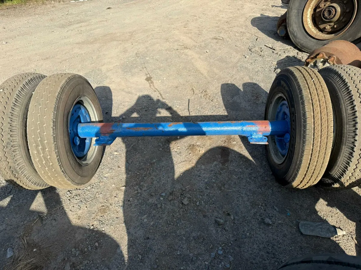 Trailer axle 6 stud - Image 1