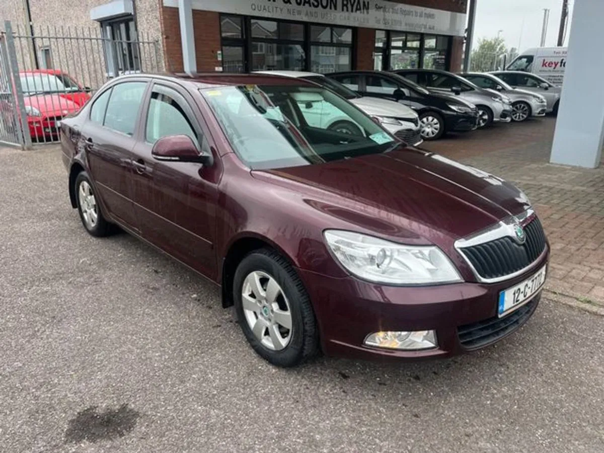 Skoda Octavia Eleg 1.6cr TDI 105HP 4DR - Image 1