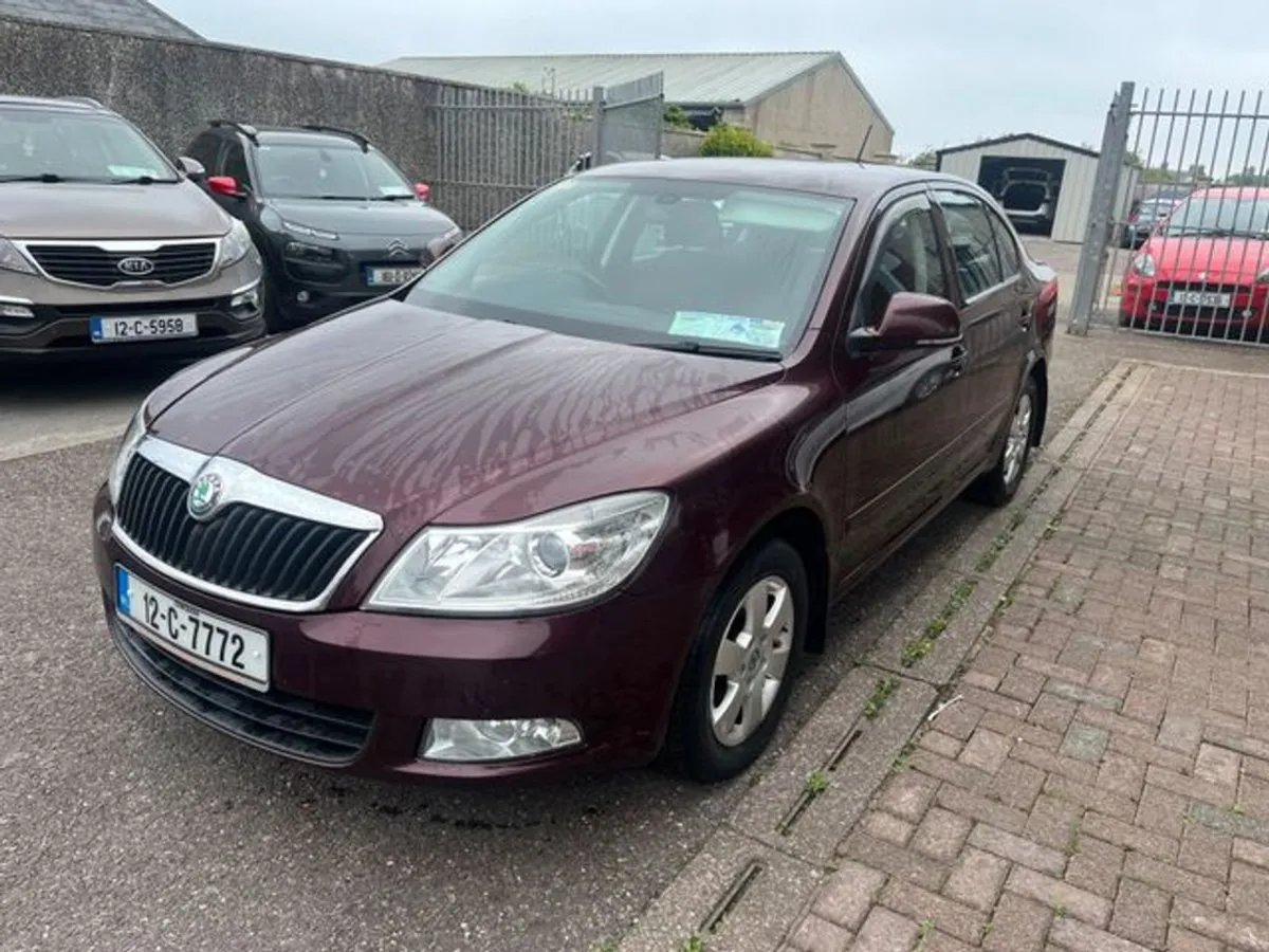 Skoda Octavia Eleg 1.6cr TDI 105HP 4DR - Image 2