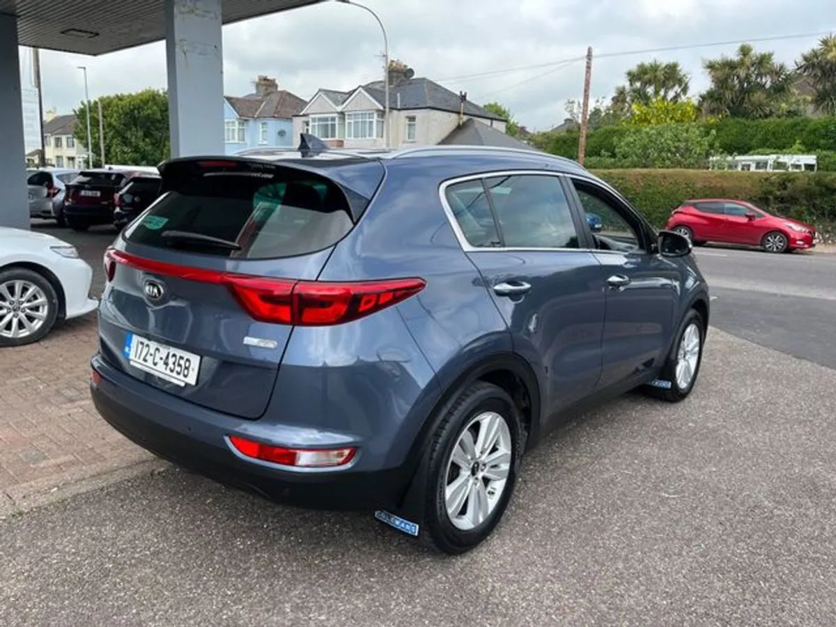 Kia Sportage 1.7 Platinum 5DR - Image 4