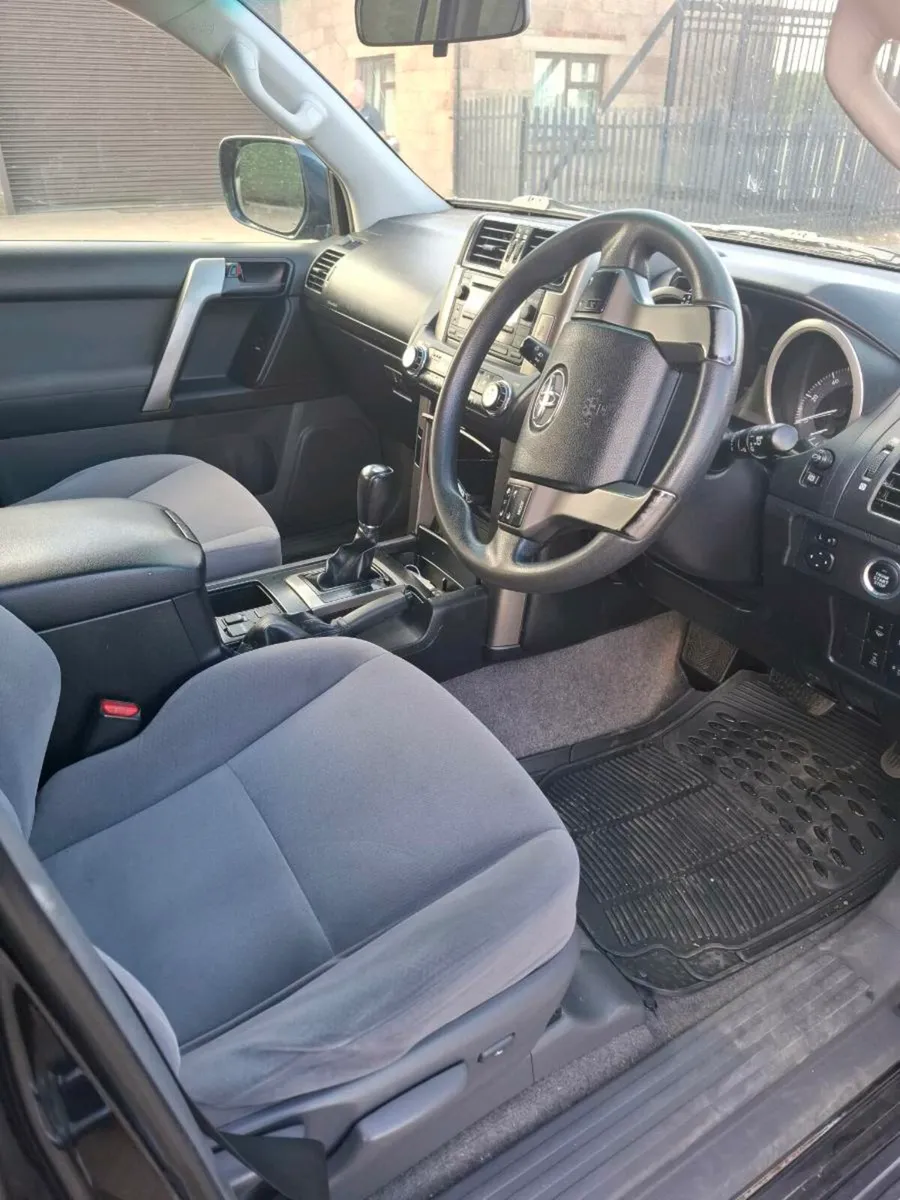 Toyota landcruiser - Image 4