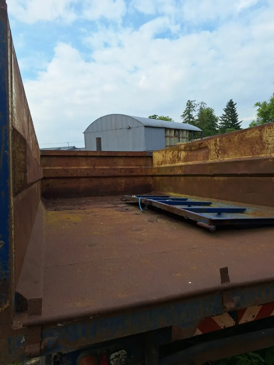 trailer - Image 2