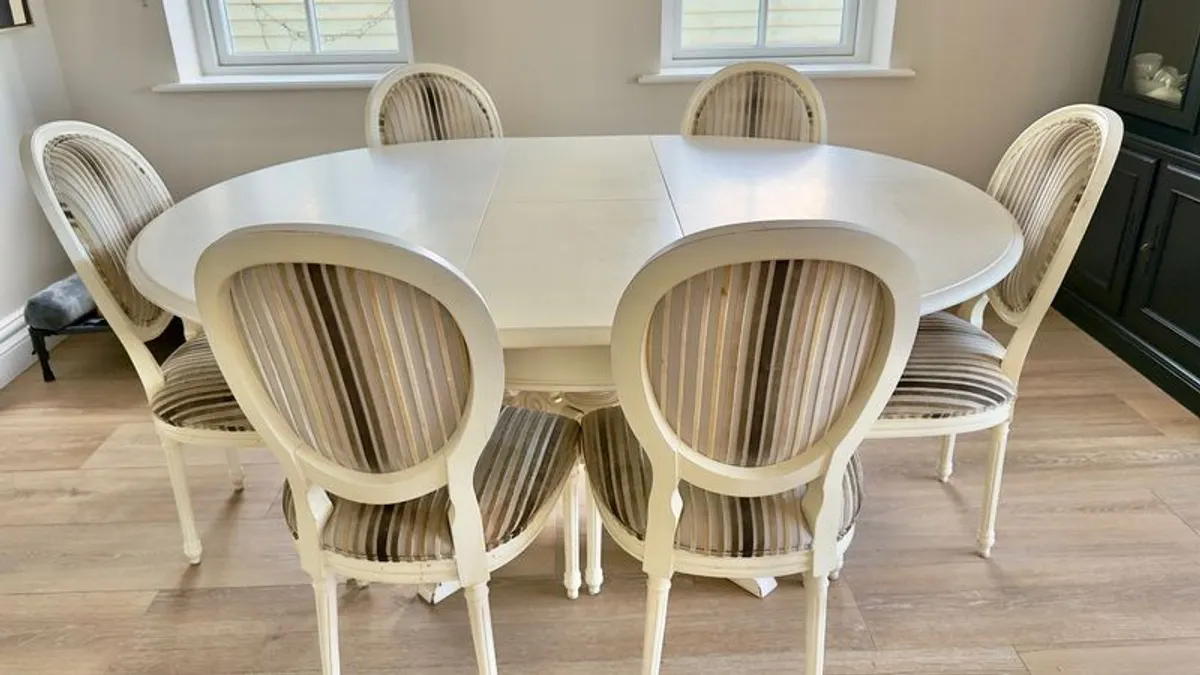Dining Table & 8 Chairs - Image 1