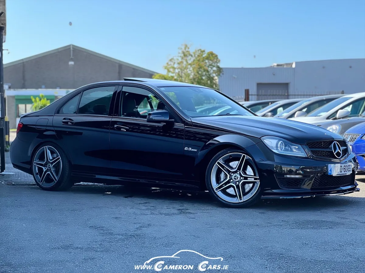 MERCEDES BENZ C63 AMG ICONIC RAW POWER V8 - Image 3