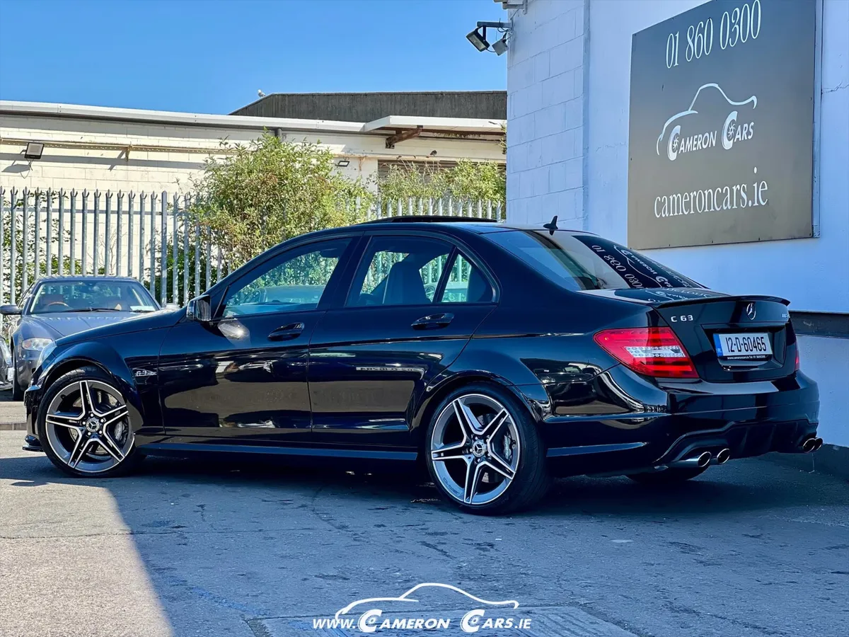 MERCEDES BENZ C63 AMG ICONIC RAW POWER V8 - Image 2