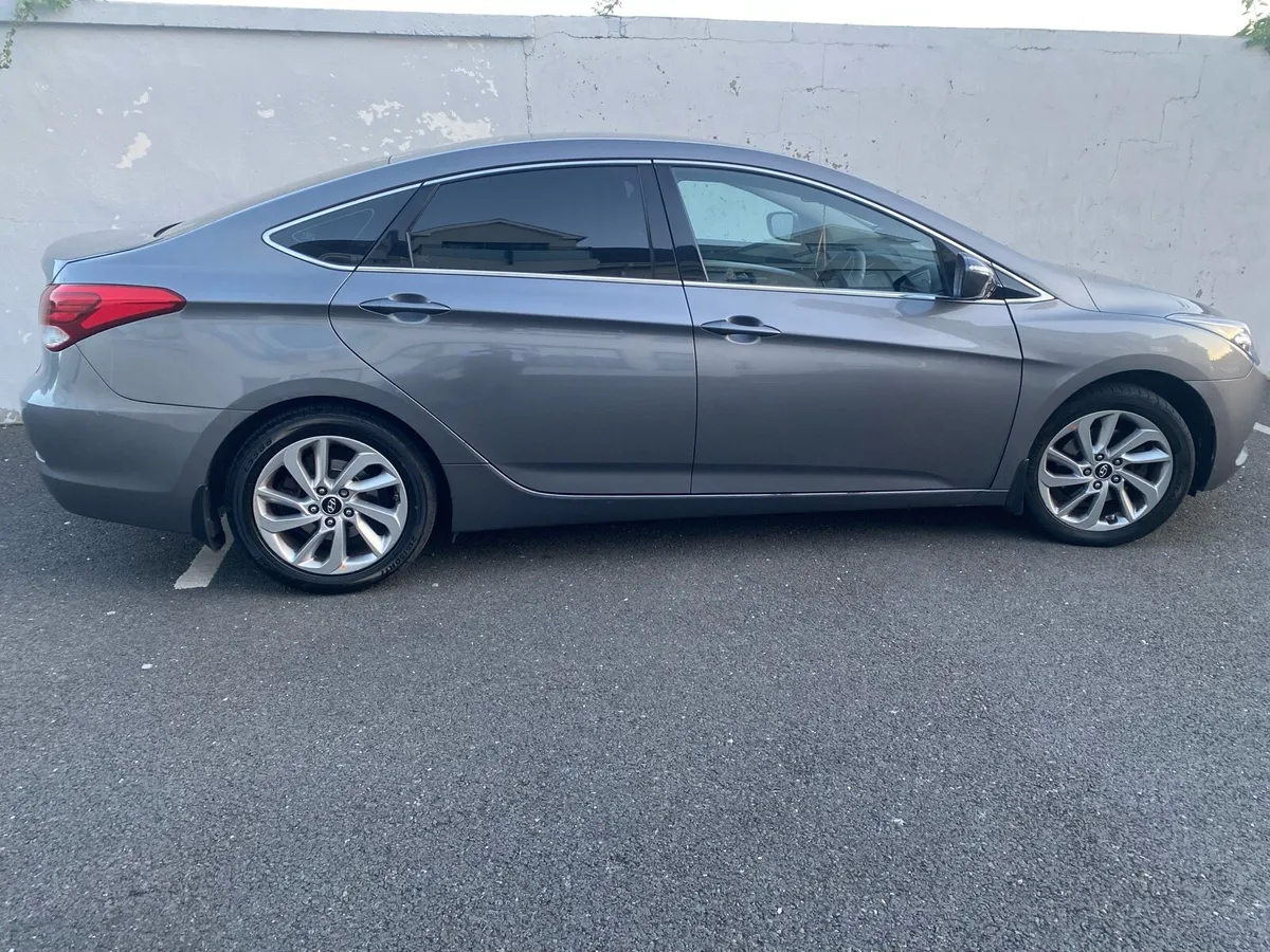 Car - Image 1